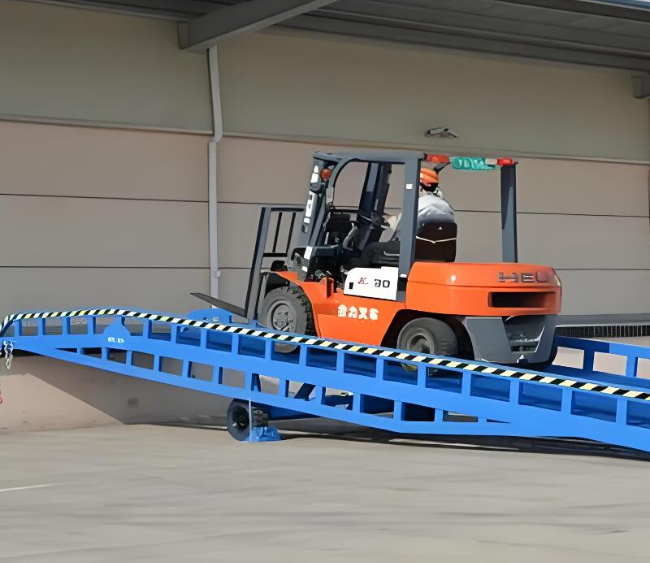 攀枝花移动式卸货平台（叉车用）
